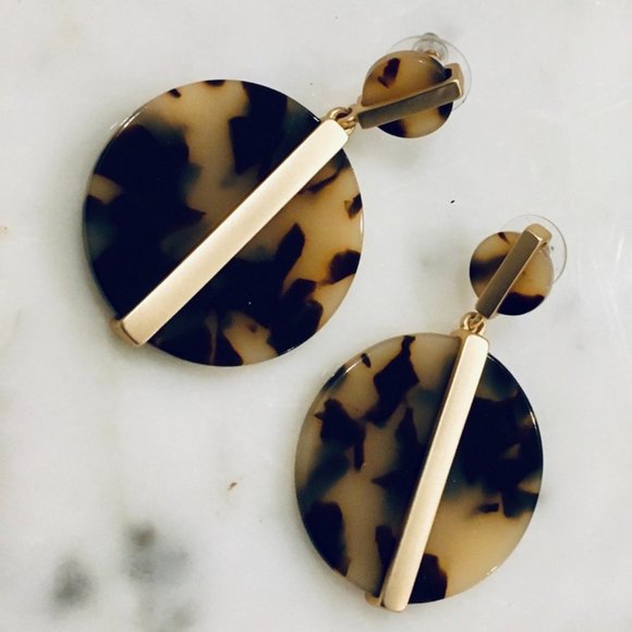 C&C 14K Gold + Tortoise Patterned Earrings - Picture 3 of 9